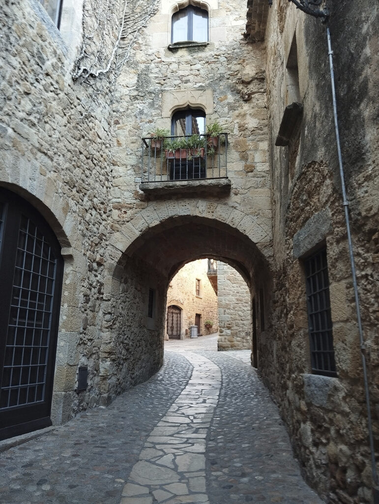 Un arco en Pals